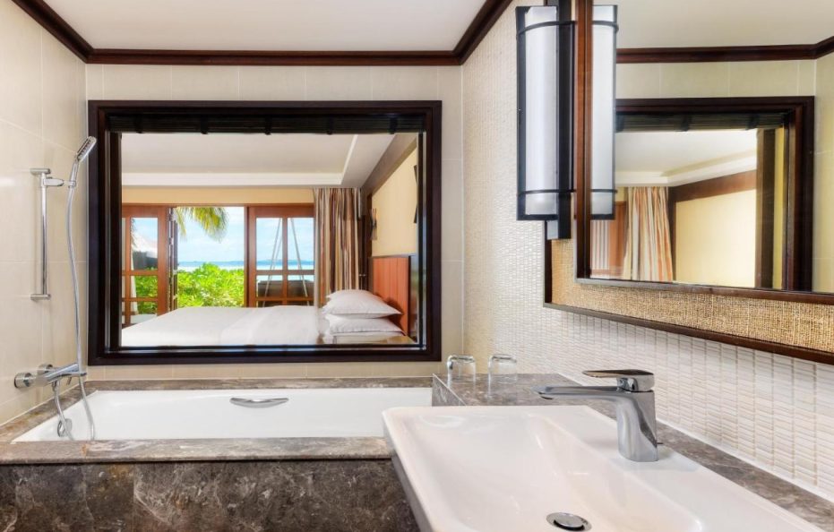 Sheraton Maldives Full Moon Resort & Spa