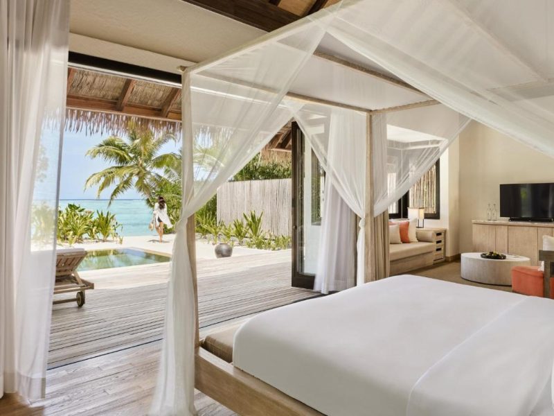 Beach Suite with Private Pool – COMO Maalifushi