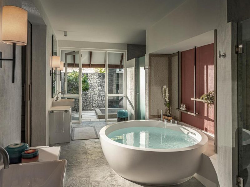 Beach Twin Villa with Pool – Room Rate inclusive of breakfast for 2 adults – Four Seasons Resort Maldives at Landaa Giraavaru