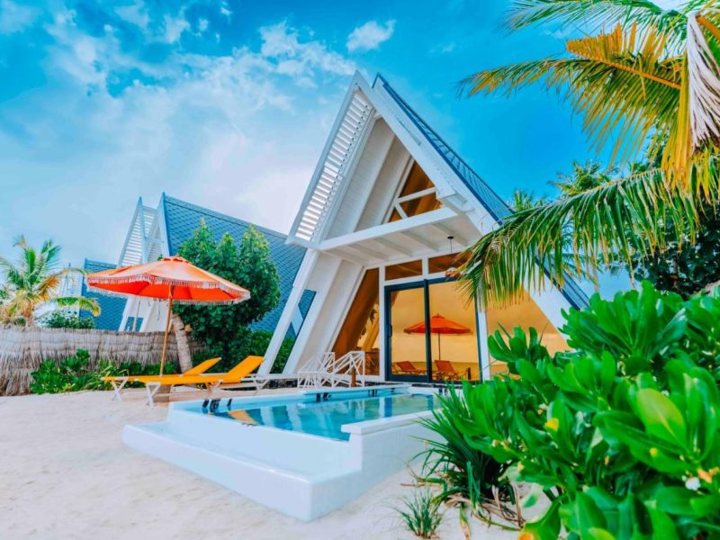 Bodu Haruge Beach Villa with Private Pool – Oaga Art Resort